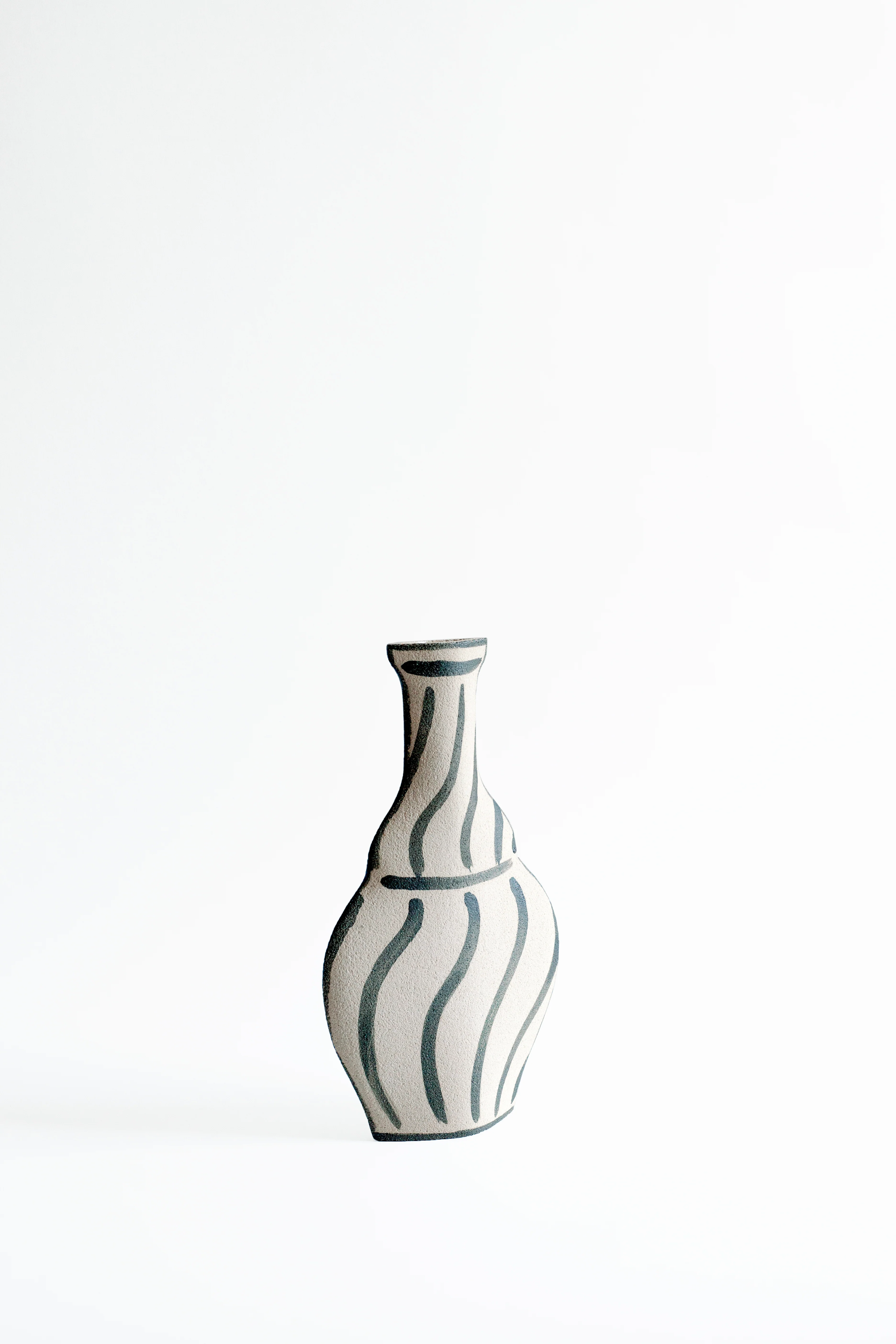 Ini Ceramique / Morandi Vase - Image 6