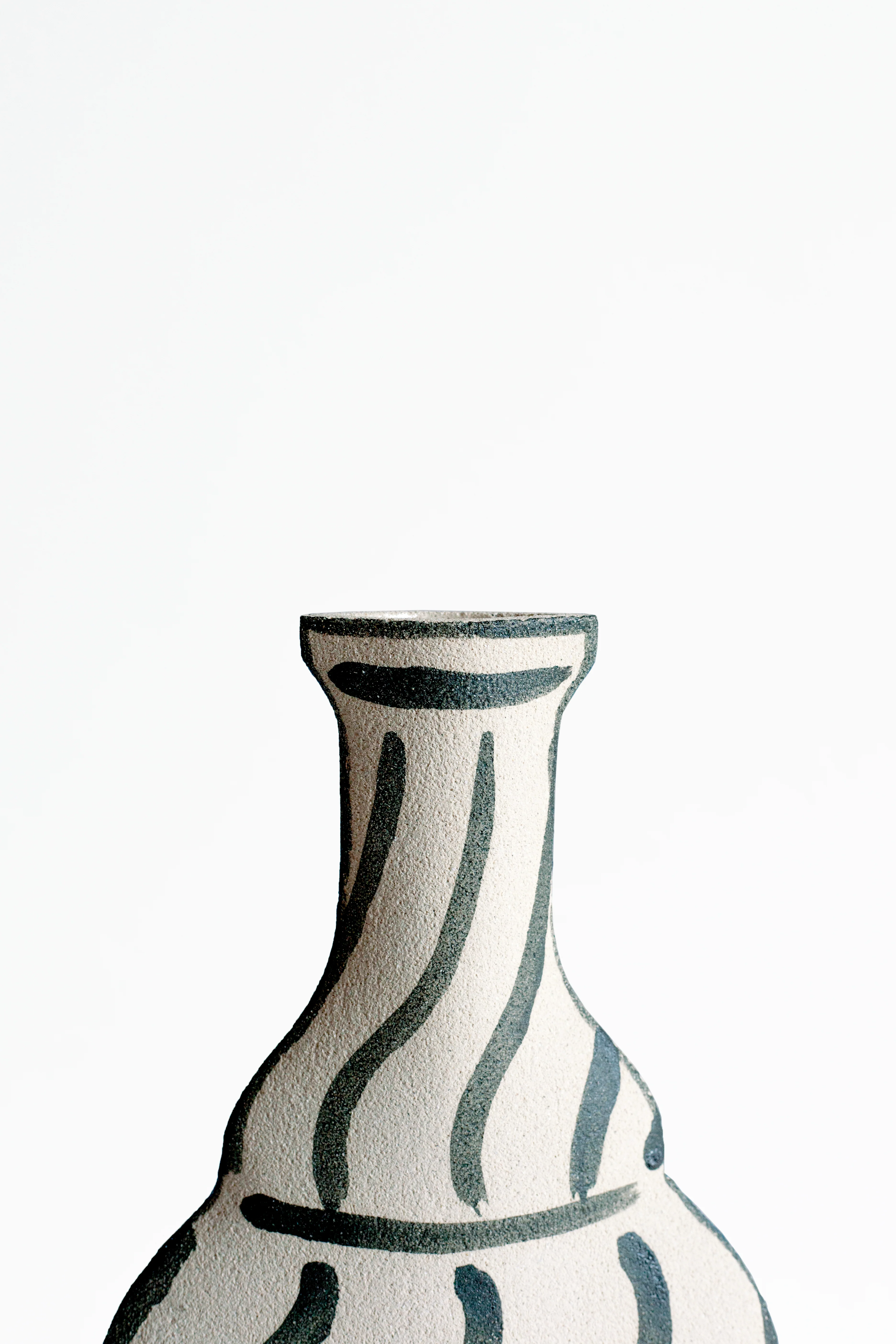 Ini Ceramique / Morandi Vase - Image 7